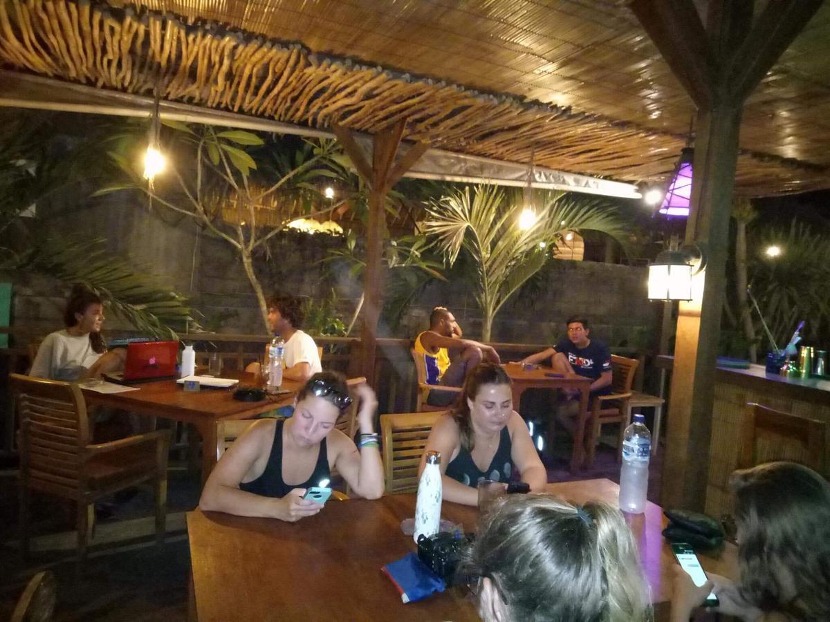 Tiki Bar And More Lembongan Εξωτερικό φωτογραφία