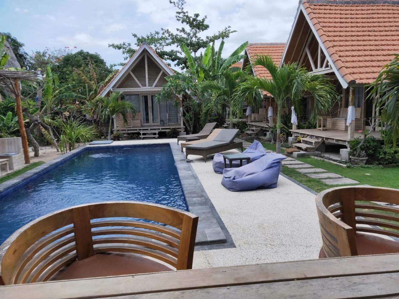Tiki Bar And More Lembongan Εξωτερικό φωτογραφία